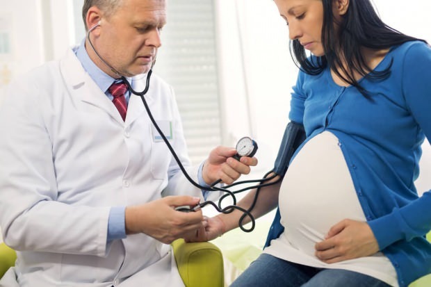 Symptome von Bluthochdruck während der Schwangerschaft