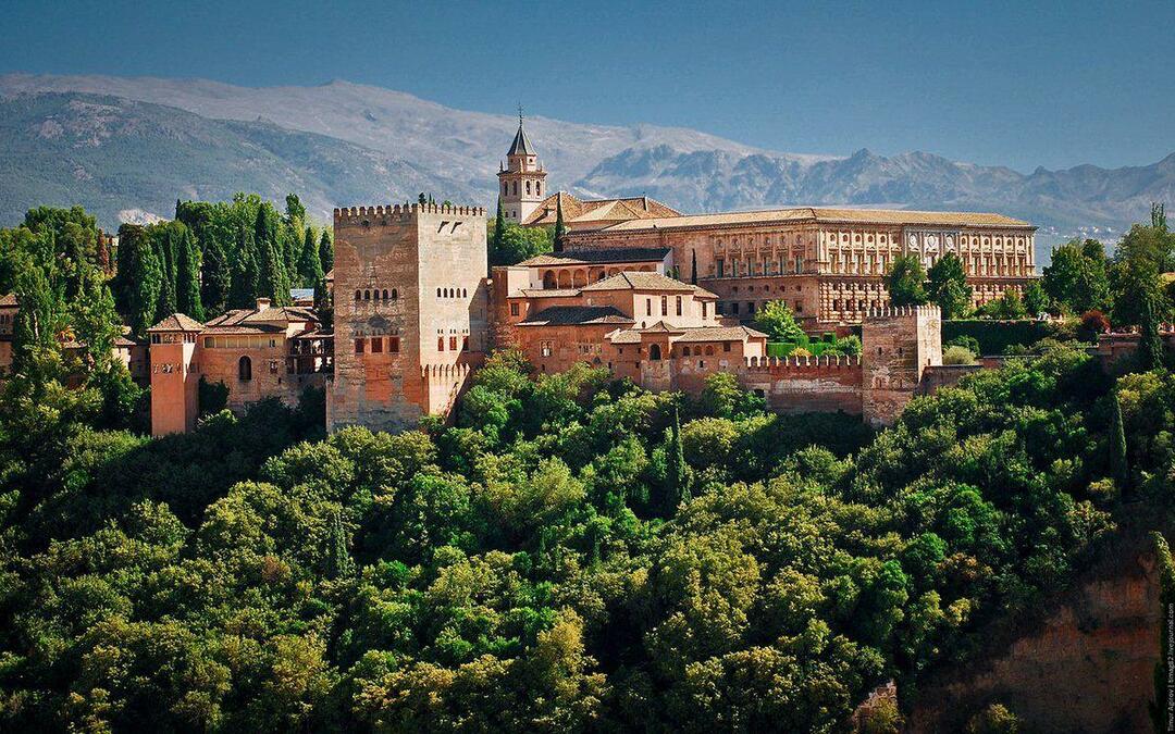 Wo ist der Alhambra-Palast? In welchem ​​Land steht die Alhambra? Legende des Alhambra-Palastes