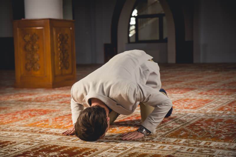 Was ist ein Qamet? Kamet Gebet in arabischer Aussprache