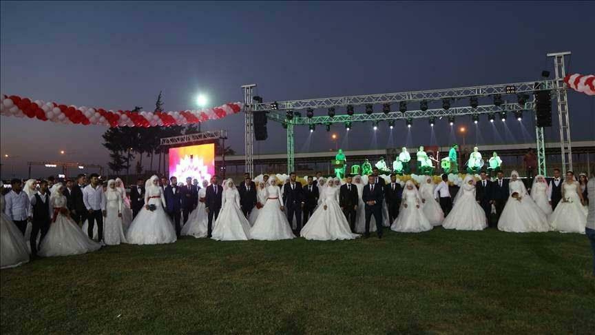 Für 100 Erdbebenopfer wurden Hochzeiten und Trauungen abgehalten