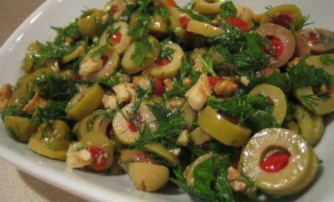 Der Salat, den wir mit Oliven, die in allen Ecken der Türkei angebaut werden, auf unseren Tisch stellen können...