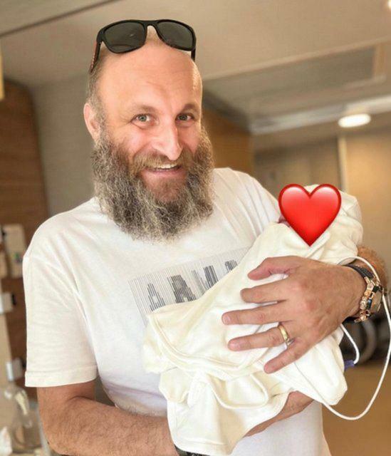 Çetin Altan wurde Vater