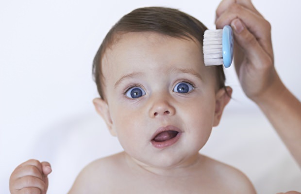 Wie soll die Haarpflege des Babys sein?