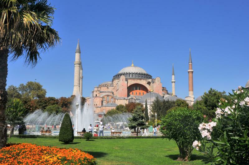 Teilen der Hagia Sophia von Uğur Işılak: "Lass den Geist des Sultans glücklich sein ..."