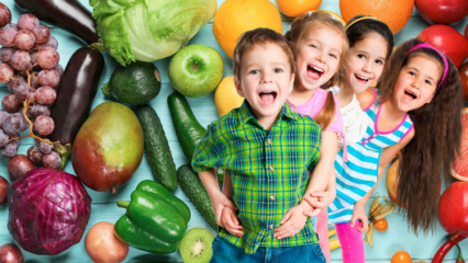 Was ist mit dem Kind zu tun, das kein Gemüse mag und nicht isst? Um das Kind Spinat zu füttern ...