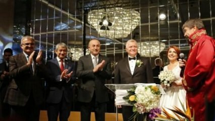 Außenminister Çavuşoğlu nahm an der Hochzeitszeremonie in Antalya teil