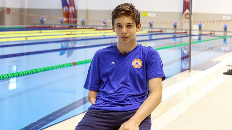 Gewann 100 Medaillen im Schwimmen, besiegt von der Angst vor Wasser!