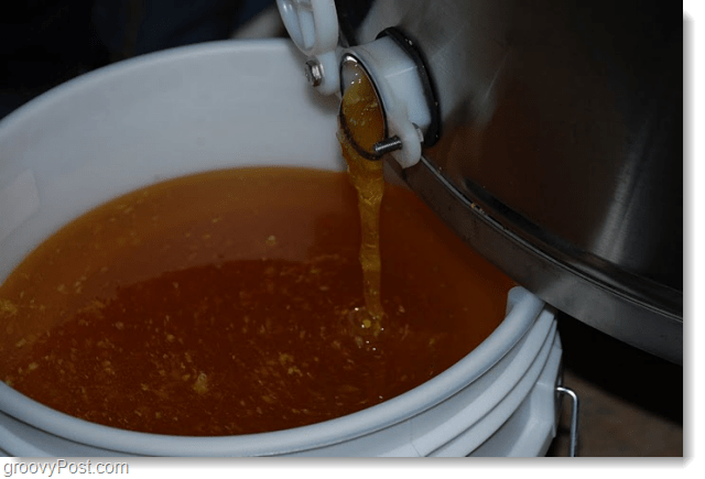 Google Honey in einem Eimer